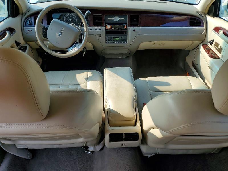 Продаж на аукціоні авто 2005 Lincoln Town Car, vin: 1LNHM81W05Y636477, номер лоту: 62872246