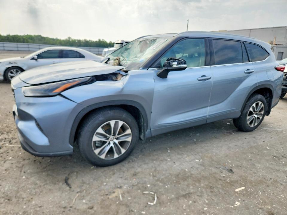 Aukcja sprzedaży 2022 Toyota Highlander, vin: 5TDGZRBH0NS245770, numer aukcji: 61055376
