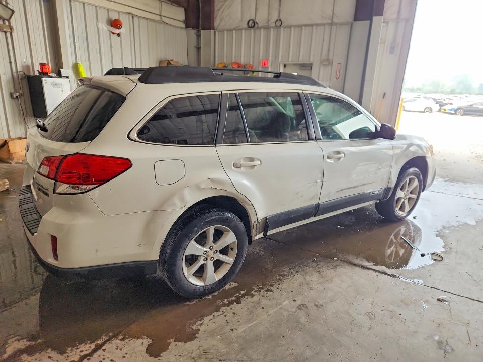 61056186 :رقم المزاد ، 4S4BRCDC1E3295003 vin ، 2014 Subaru Outback مزاد بيع