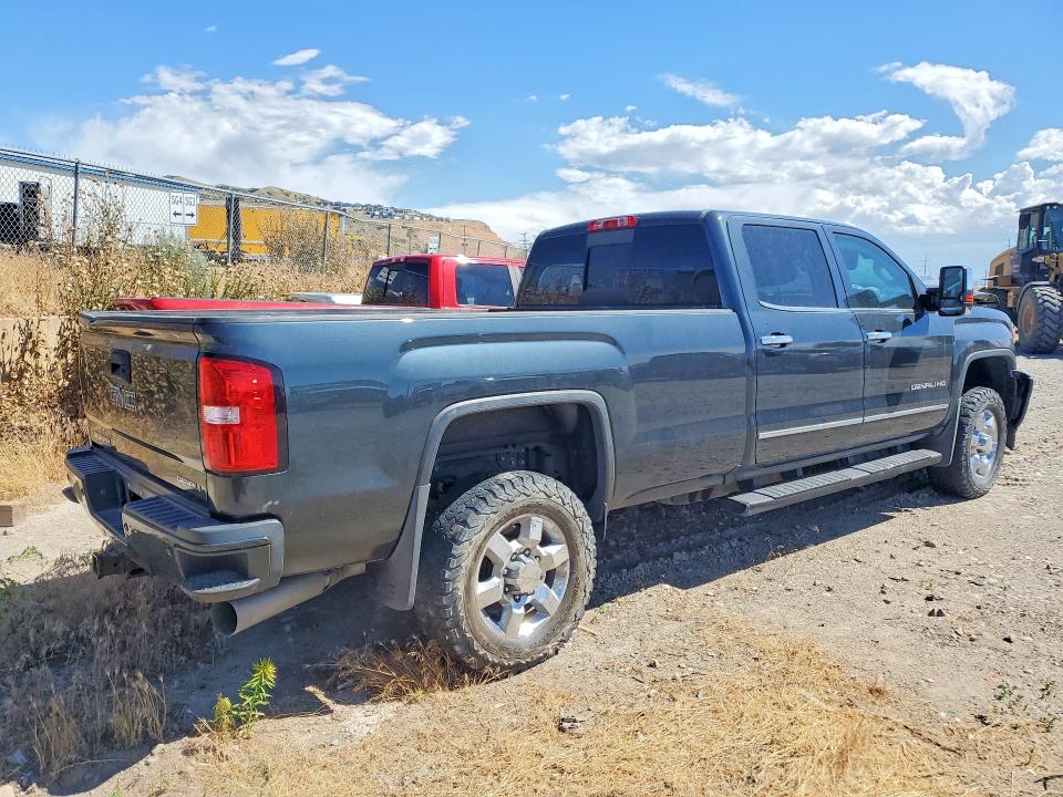 53554786 :رقم المزاد ، 1GT42YEY8HF237756 vin ، 2017 Gmc Sierra مزاد بيع