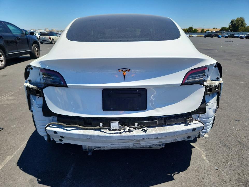 Продажа на аукционе авто 2023 Tesla Model 3, vin: 5YJ3E1EA3PF430347, номер лота: 61321996