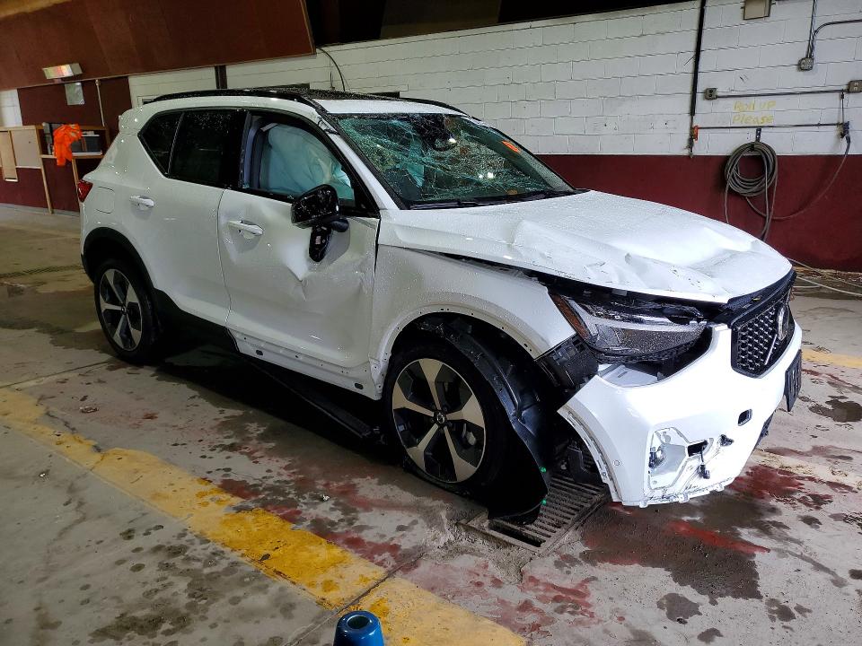 Продаж на аукціоні авто 2026 Volvo Xc40, vin: YV4L12UC6T2735551, номер лоту: 61923876