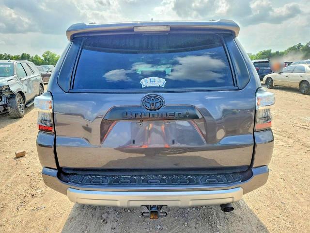 62670246 :رقم المزاد ، JTERU5JRXN6044447 vin ، 2022 Toyota 4runner مزاد بيع