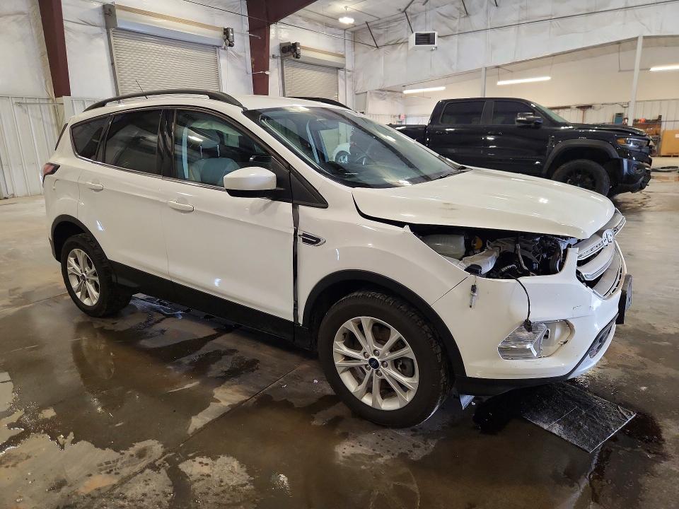 Продажа на аукционе авто 2018 Ford Escape, vin: 1FMCU9GD5JUC24949, номер лота: 62450296