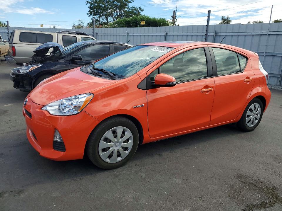 61865846 :رقم المزاد ، JTDKDTB36D1038340 vin ، 2013 Toyota Prius C مزاد بيع