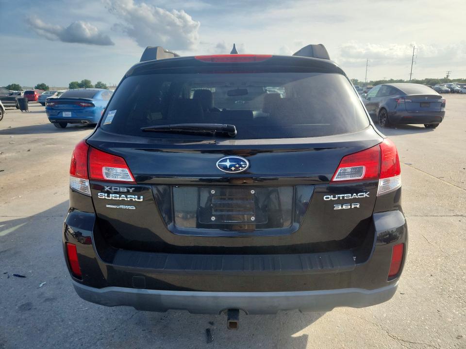 61344306 :رقم المزاد ، 4S4BRELC0B2322366 vin ، 2011 Subaru Outback مزاد بيع