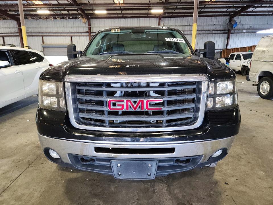 59314716 :رقم المزاد ، 1GTHC23628F138007 vin ، 2008 Gmc Sierra مزاد بيع