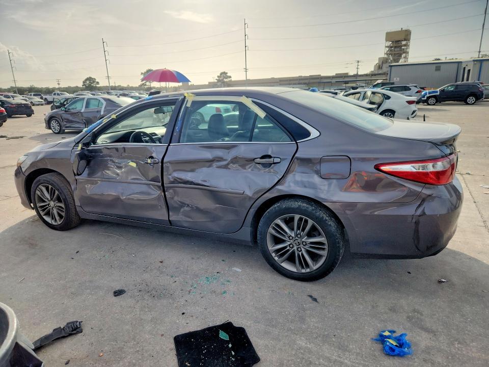 61369696 :رقم المزاد ، 4T1BF1FKXGU124457 vin ، 2016 Toyota Camry مزاد بيع