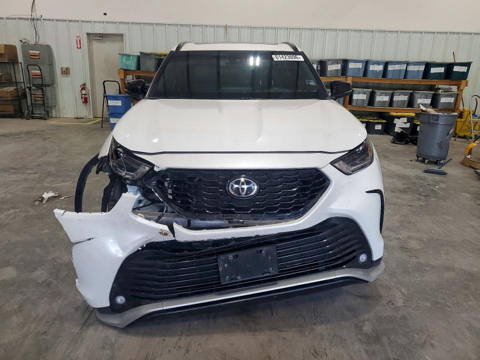 Продаж на аукціоні авто 2021 Toyota Highlander, vin: 5TDLZRBH8MS109027, номер лоту: 61423096