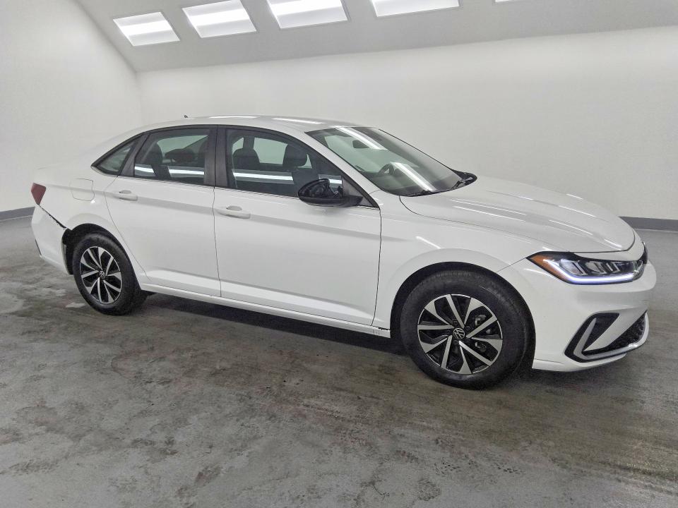 60001826 :رقم المزاد ، 3VW5X7BU0SM046399 vin ، 2025 Volkswagen Jetta مزاد بيع