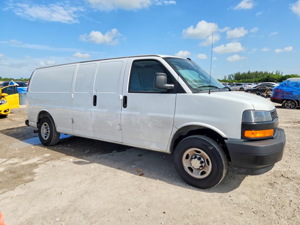 60924476 :رقم المزاد ، 1GCWGBFP1S1269899 vin ، 2025 Chevrolet Express G2500 مزاد بيع