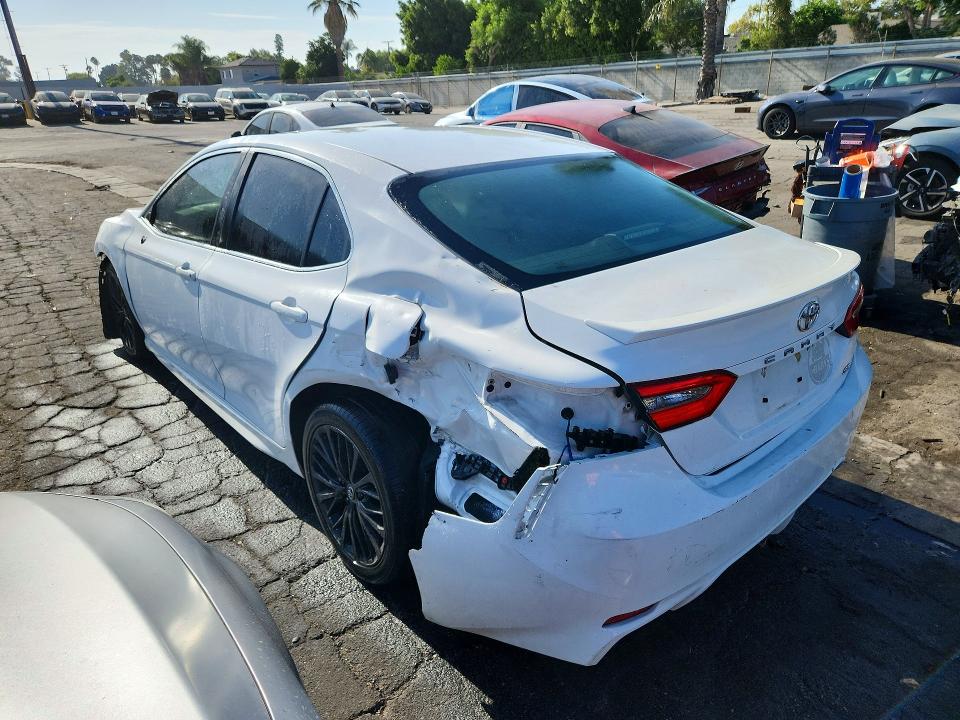 Продаж на аукціоні авто 2018 Toyota Camry, vin: 4T1B11HK6JU601095, номер лоту: 61132716