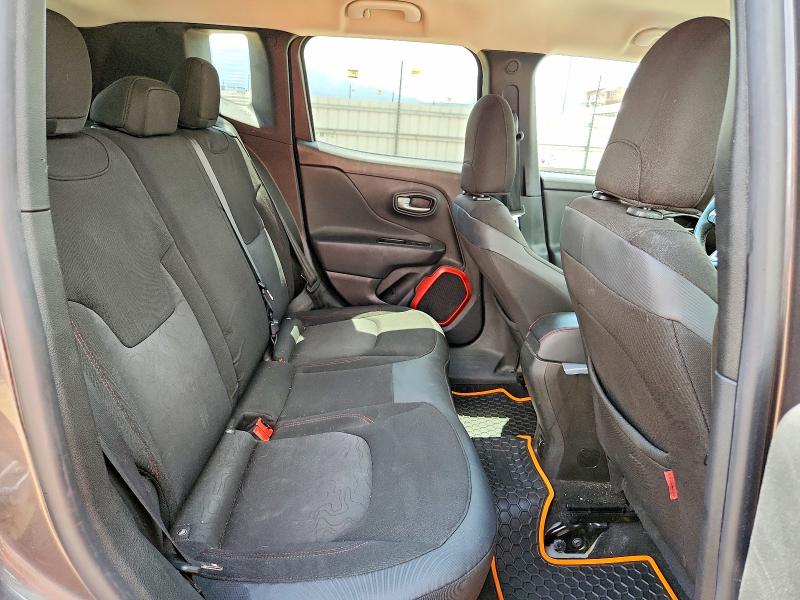 59833766 :رقم المزاد ، ZACCJBCB4HPE77474 vin ، 2017 Jeep Renegade مزاد بيع
