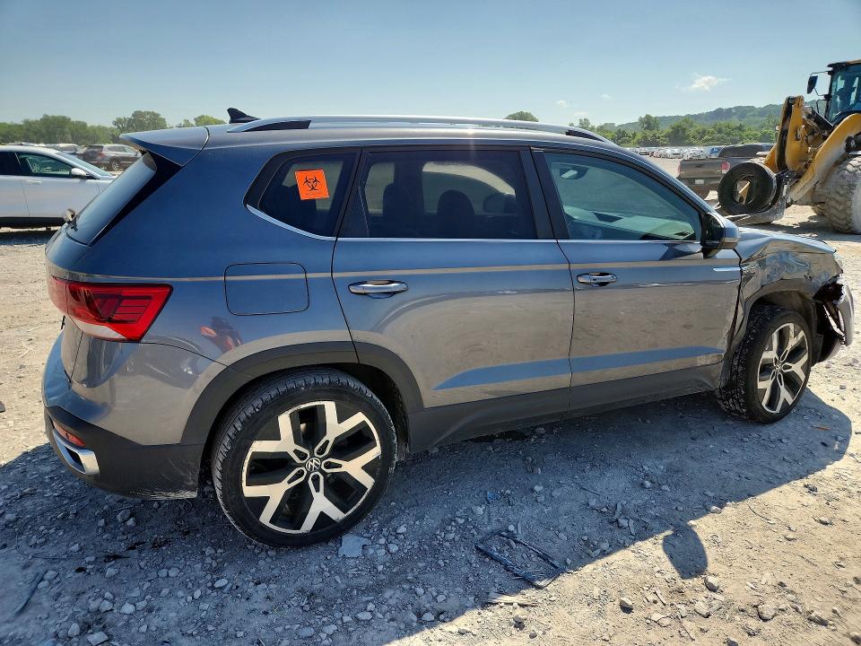 59303856 :رقم المزاد ، 3VV2X7B27NM044370 vin ، 2022 Volkswagen Taos مزاد بيع