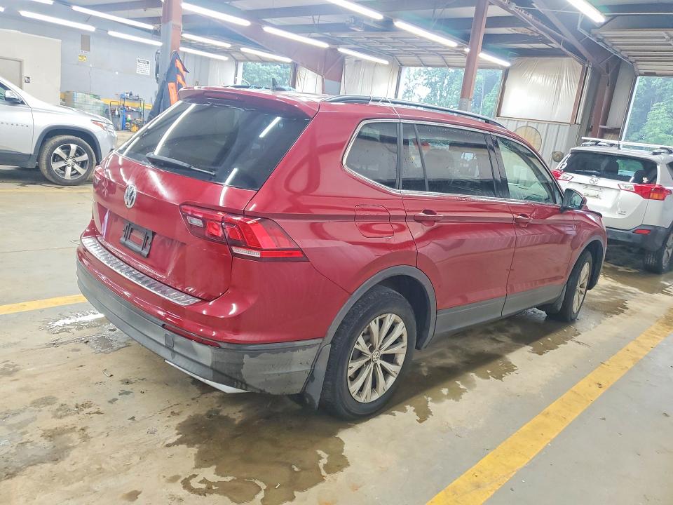 60611276 :رقم المزاد ، 3VV3B7AX6KM044940 vin ، 2019 Volkswagen Tiguan مزاد بيع