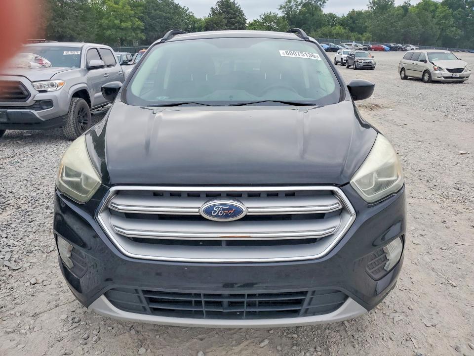 60075136 :رقم المزاد ، 1FMCU9GDXHUA47910 vin ، 2017 Ford Escape مزاد بيع