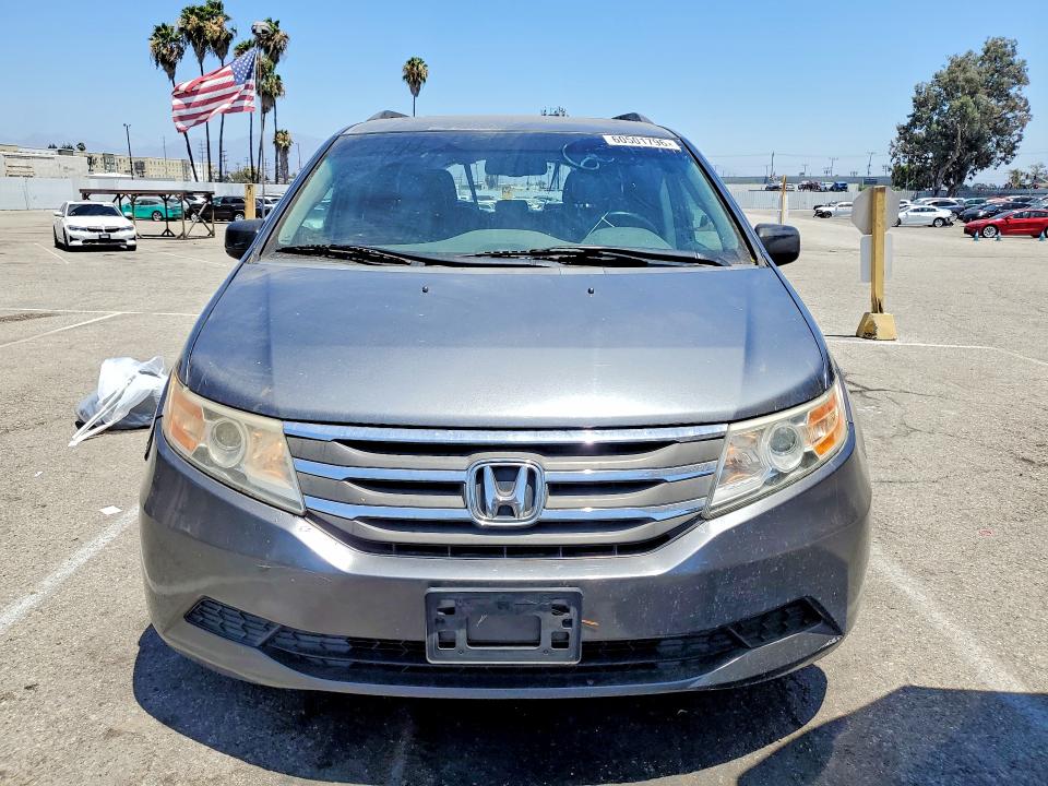 60501796 :رقم المزاد ، 5FNRL5H63BB085358 vin ، 2011 Honda Odyssey مزاد بيع