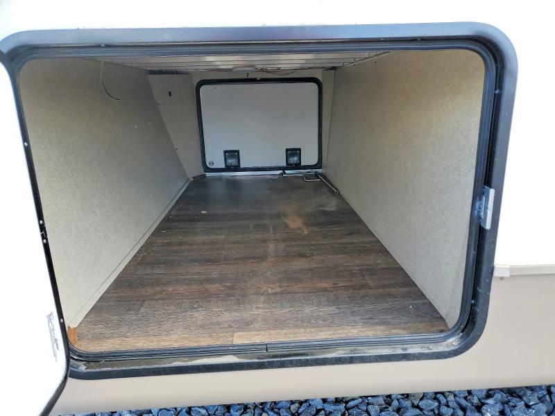 62408536 :رقم المزاد ، 4X4TRLC27JZ152110 vin ، 2018 Forest River Sier Recreational Vehicle (rv) مزاد بيع