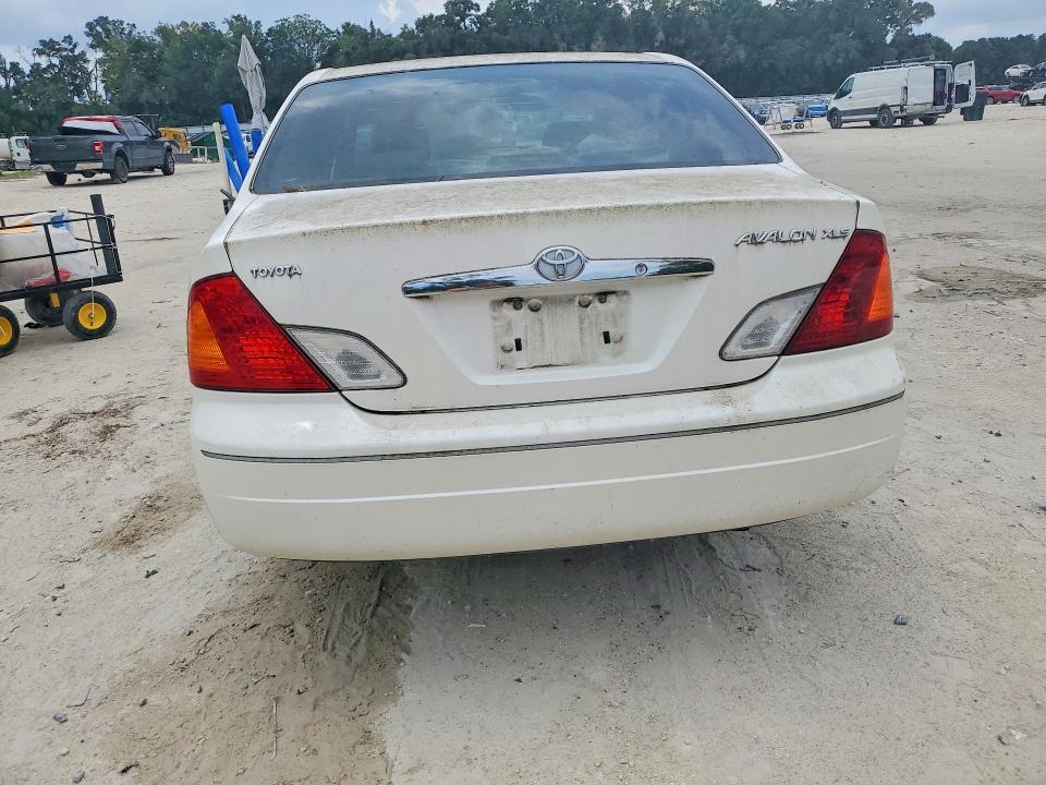 62885606 :رقم المزاد ، 4T1BF28B32U245777 vin ، 2002 Toyota Avalon مزاد بيع