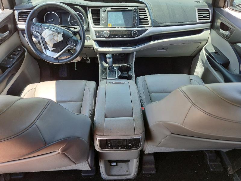 59838426 :رقم المزاد ، 5TDKZRFHXJS549736 vin ، 2018 Toyota Highlander مزاد بيع