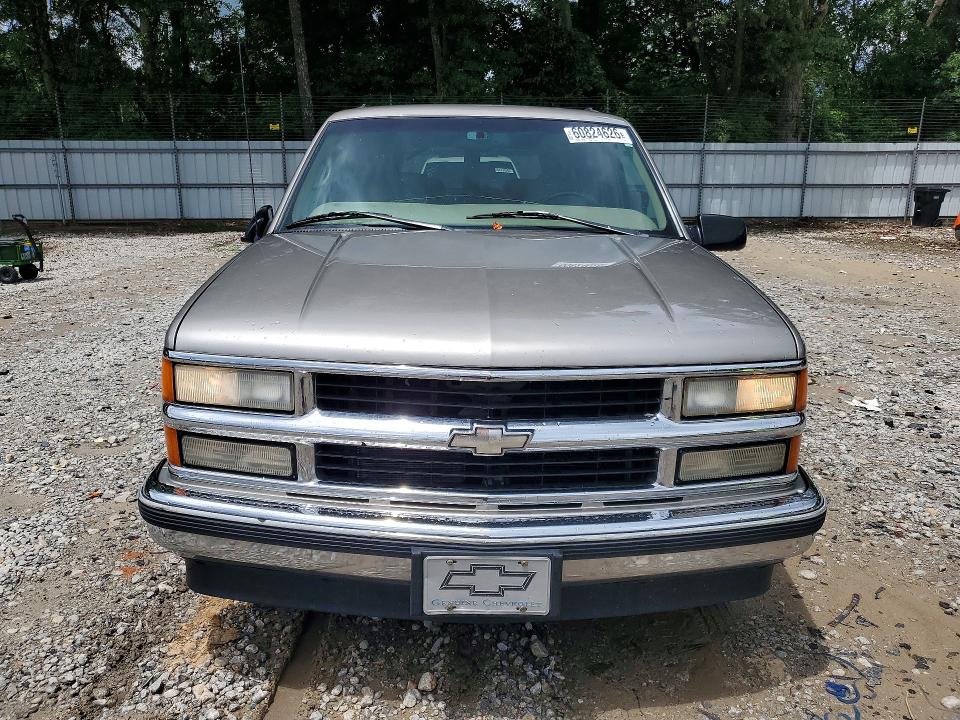 60824626 :رقم المزاد ، 3GNEC16RXXG135718 vin ، 1999 Chevrolet Suburban مزاد بيع