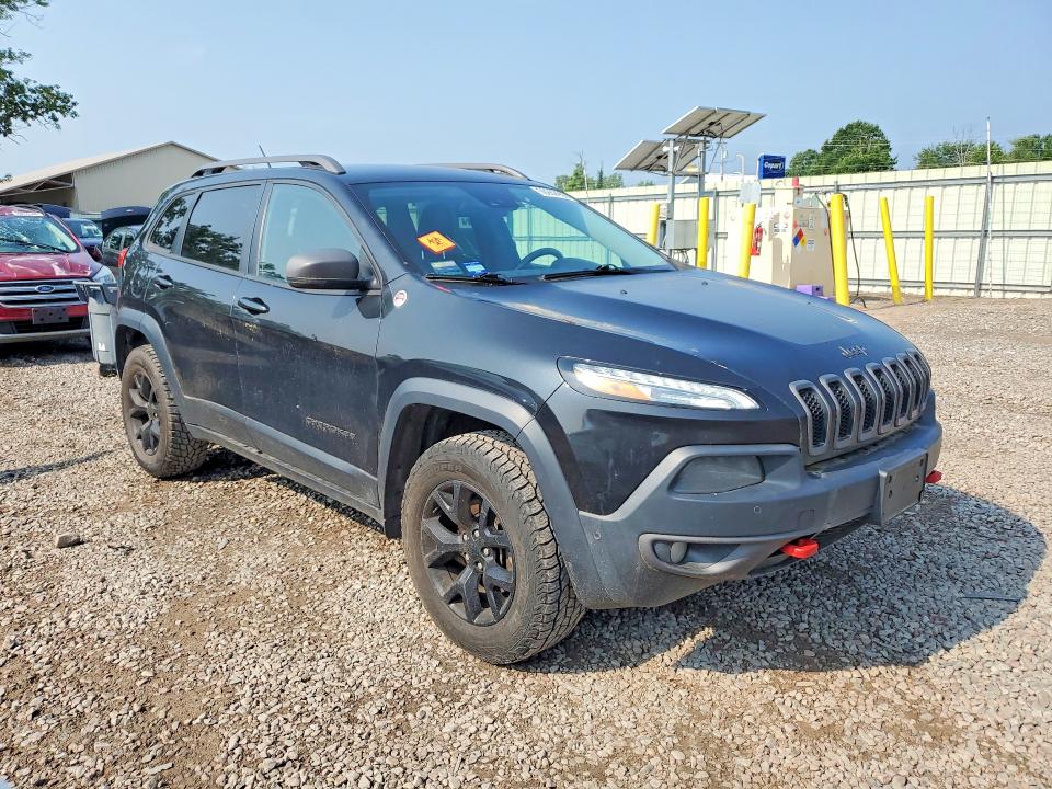 2015 Jeep Cherokee მანქანა იყიდება აუქციონზე, vin: 1C4PJMBSXFW639834, აუქციონის ნომერი: 59262656