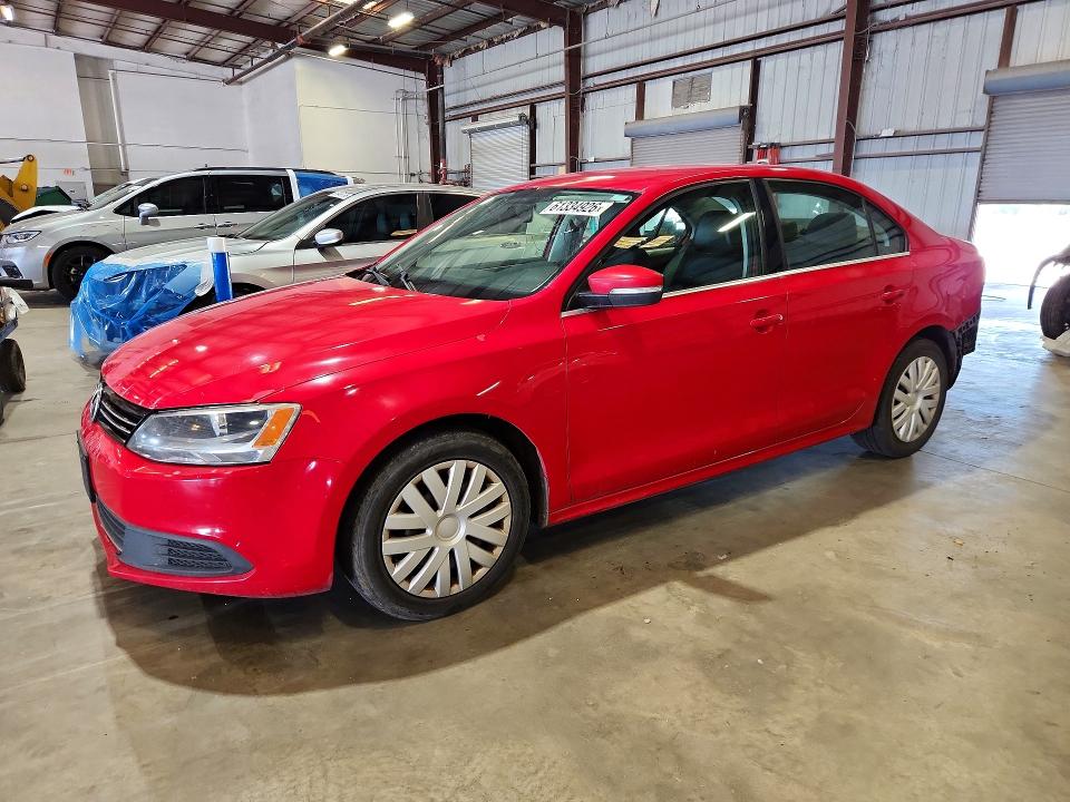 61334926 :رقم المزاد ، 3VWDP7AJ9DM377472 vin ، 2013 Volkswagen Jetta مزاد بيع