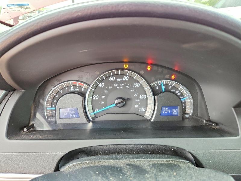 61629836 :رقم المزاد ، 4T1BF1FK5CU620857 vin ، 2012 Toyota Camry مزاد بيع
