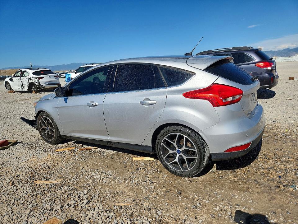 59735816 :رقم المزاد ، 1FADP3N21FL300068 vin ، 2015 Ford Focus مزاد بيع