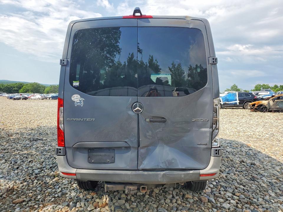 41635066 :رقم المزاد ، W1W4EBVY2MT060111 vin ، 2021 Mercedes-benz Sprinter مزاد بيع