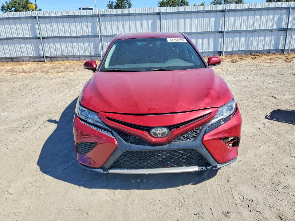 Продаж на аукціоні авто 2018 Toyota Camry, vin: 4T1B11HK0JU673412, номер лоту: 62488666