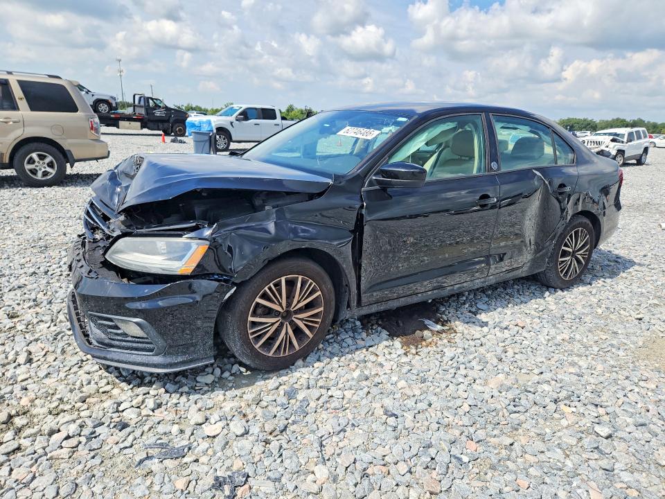 62746486 :رقم المزاد ، 3VWDB7AJ0JM209665 vin ، 2018 Volkswagen Jetta مزاد بيع
