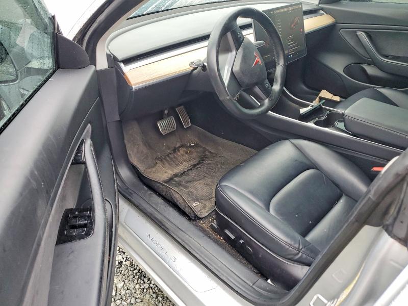 62535266 :رقم المزاد ، 5YJ3E1EA3JF050013 vin ، 2018 Tesla Model 3 مزاد بيع