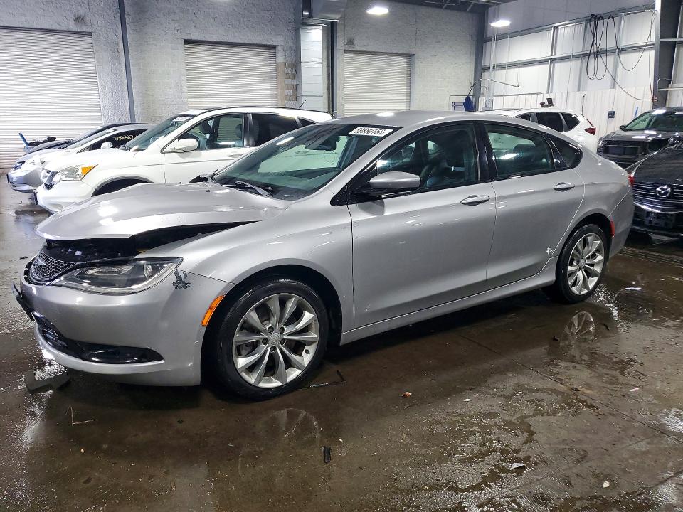 59880156 :رقم المزاد ، 1C3CCCBG5FN551492 vin ، 2015 Chrysler 200 مزاد بيع