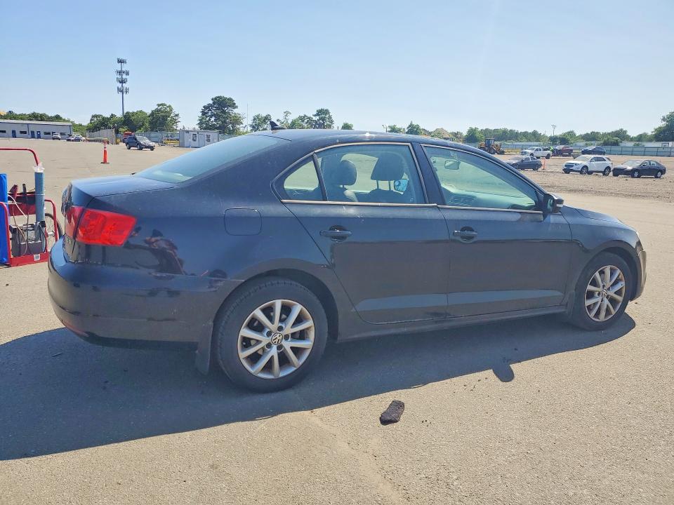 61312306 :رقم المزاد ، 3VWDP7AJ8CM371256 vin ، 2012 Volkswagen Jetta مزاد بيع