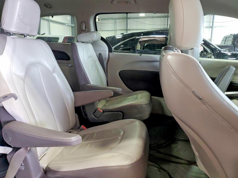 61609976 :رقم المزاد ، 2C4RC1BG7JR263043 vin ، 2018 Chrysler Pacifica مزاد بيع