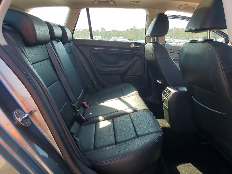 61001236 :رقم المزاد ، 3VWTL7AJ2AM660850 vin ، 2010 Volkswagen Jetta مزاد بيع