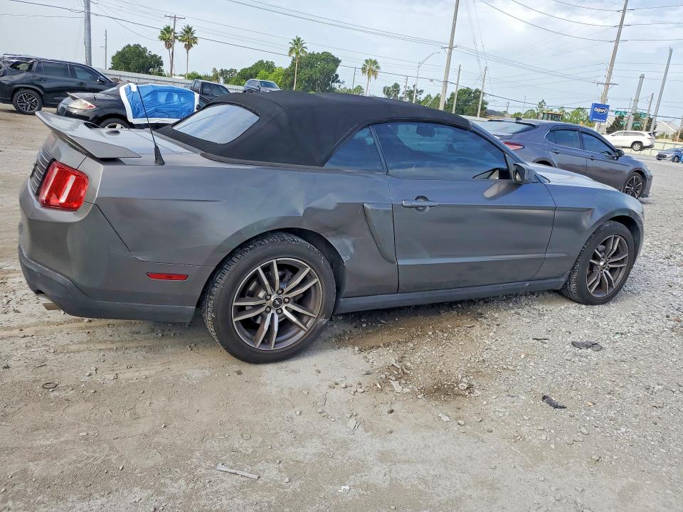 60875126 :رقم المزاد ، 1ZVBP8EN5A5119865 vin ، 2010 Ford Mustang مزاد بيع