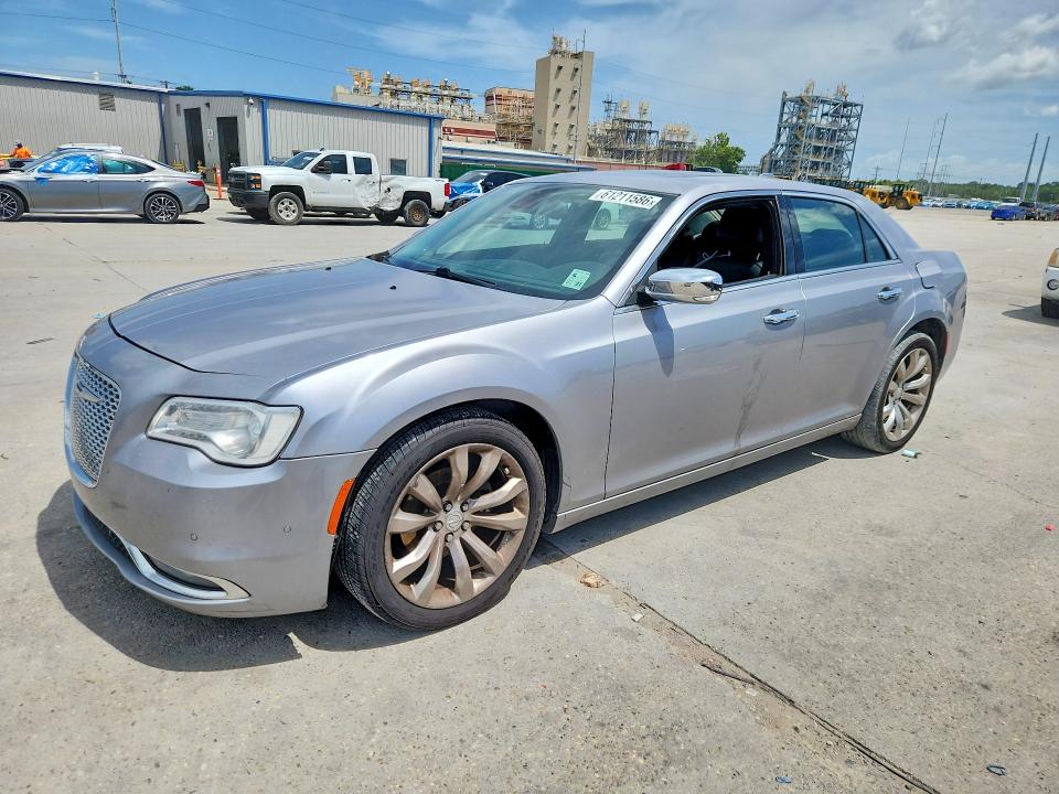 61211586 :رقم المزاد ، 2C3CCAEG3FH882807 vin ، 2015 Chrysler 300c مزاد بيع