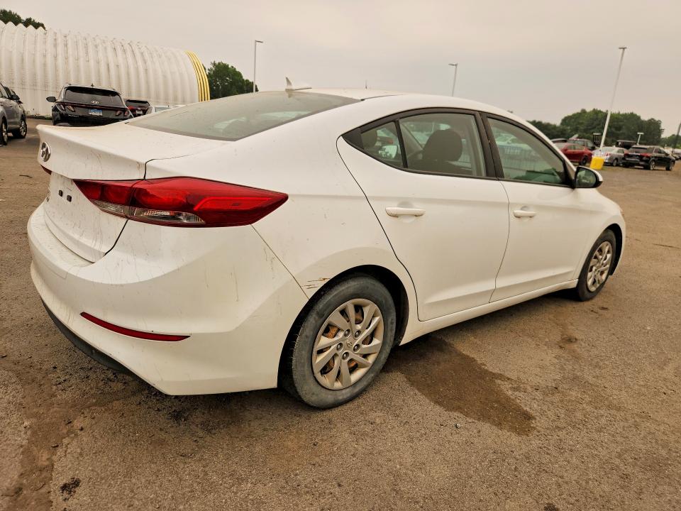 Продажа на аукционе авто 2018 Hyundai Elantra Se, vin: 5NPD74LF1JH390695, номер лота: 61469376