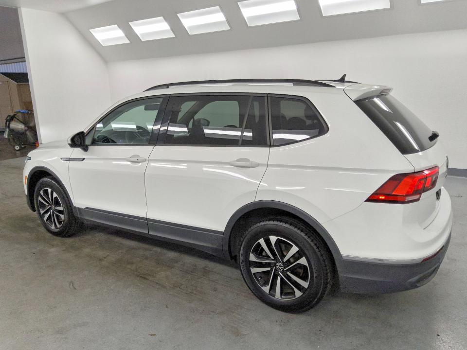62489486 :رقم المزاد ، 3VV1B7AX7NM083077 vin ، 2022 Volkswagen Tiguan مزاد بيع