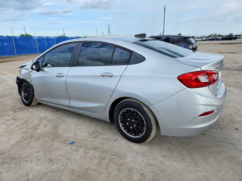 62992236 :رقم المزاد ، 1G1BC5SM1J7175310 vin ، 2018 Chevrolet Cruze مزاد بيع