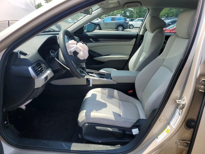 61823546 :رقم المزاد ، 1HGCV1F13JA117959 vin ، 2018 Honda Accord مزاد بيع