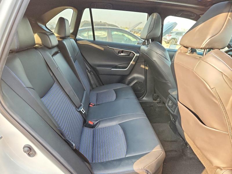 60667686 :رقم المزاد ، 4T3E6RFV8MU040579 vin ، 2021 Toyota Rav4 مزاد بيع