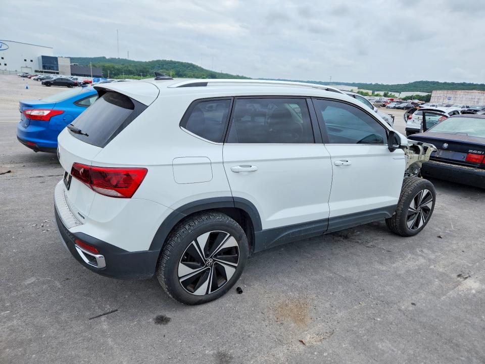 61773196 :رقم المزاد ، 3VVUX7B20RM060067 vin ، 2024 Volkswagen Taos مزاد بيع