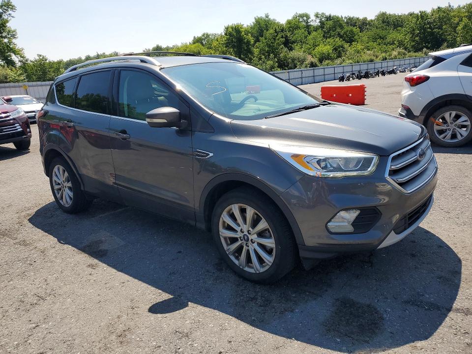 2017 Ford Escape მანქანა იყიდება აუქციონზე, vin: 1FMCU9J94HUD90684, აუქციონის ნომერი: 61746396