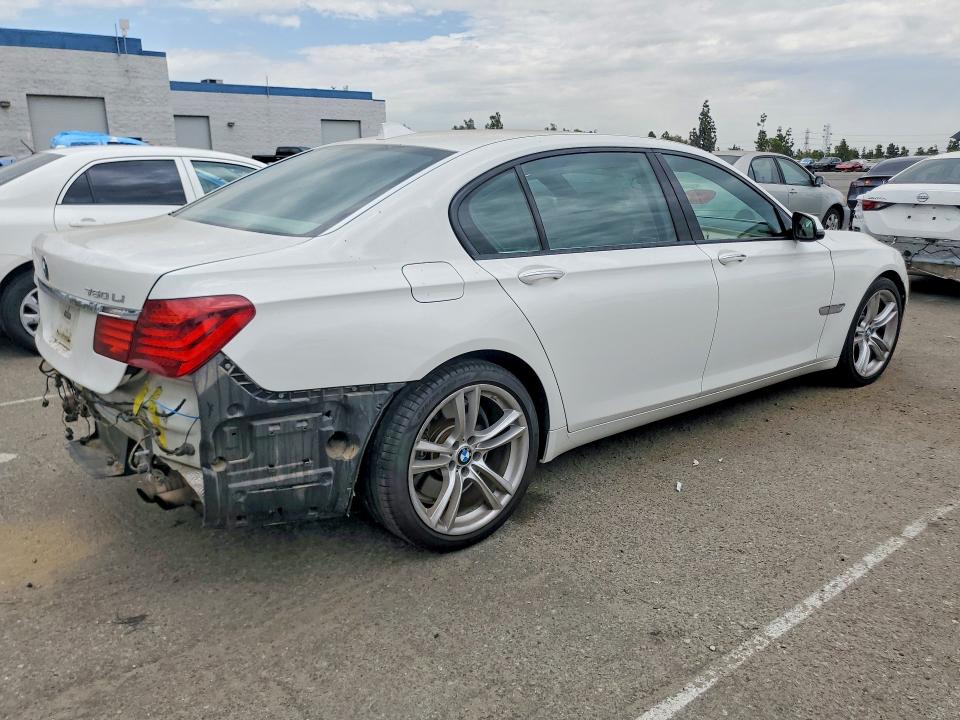 2013 Bmw 750 მანქანა იყიდება აუქციონზე, vin: WBAYE8C56DD132296, აუქციონის ნომერი: 61533876