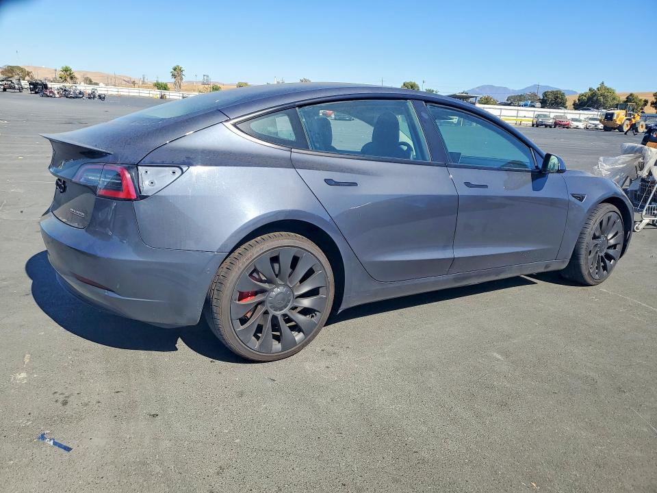 62716326 :رقم المزاد ، 5YJ3E1EC8MF093669 vin ، 2021 Tesla Model 3 مزاد بيع