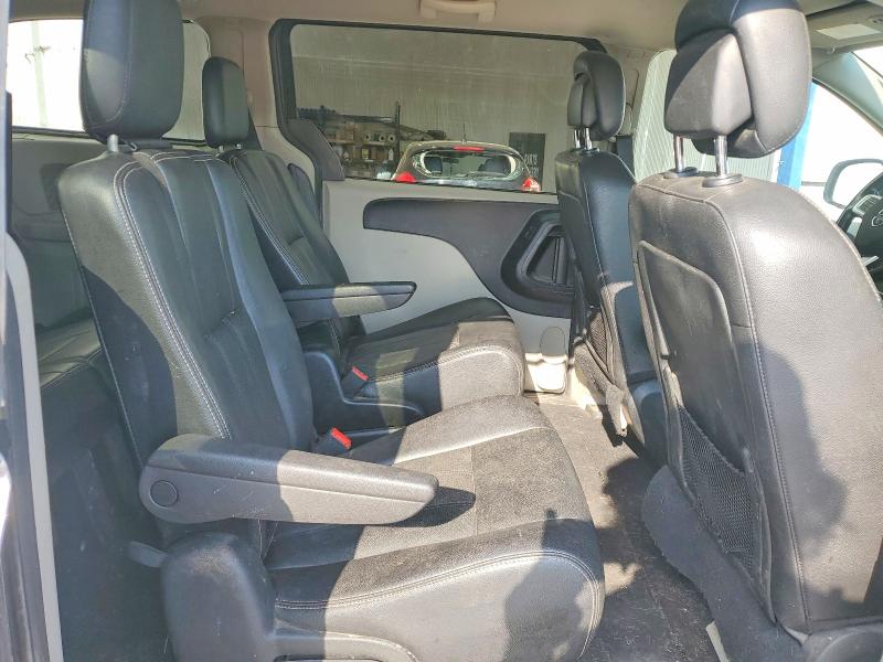 61935726 :رقم المزاد ، 2C4RDGDG1JR323685 vin ، 2018 Dodge Grand Caravan مزاد بيع