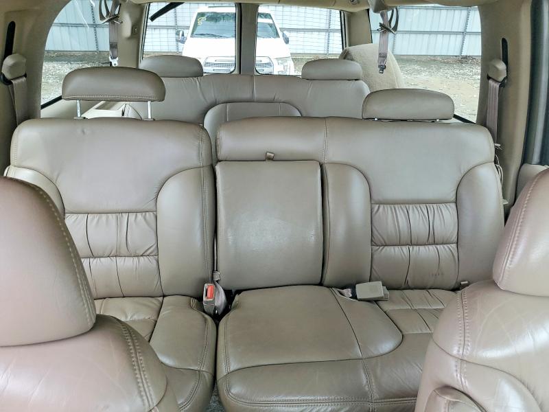 60824626 :رقم المزاد ، 3GNEC16RXXG135718 vin ، 1999 Chevrolet Suburban مزاد بيع